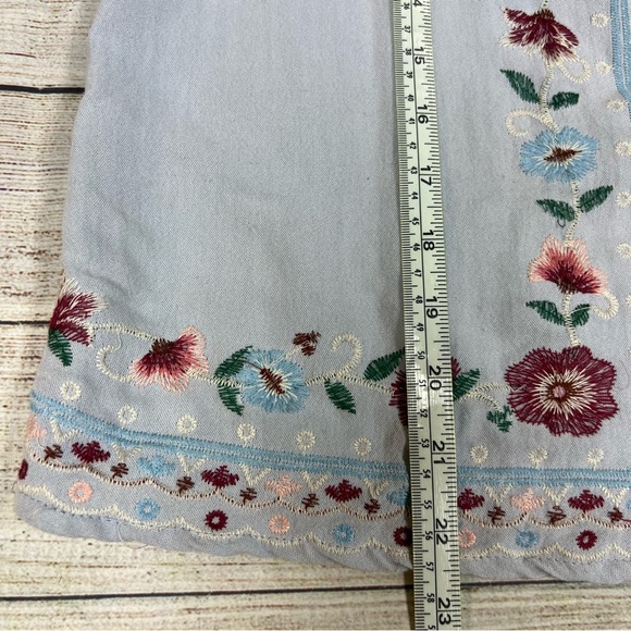 Umgee Blue Floral Embroidered Bell Sleeve Blouse Size S - Picture 11 of 11